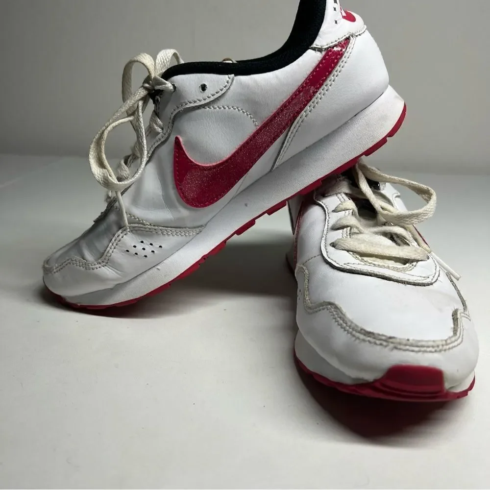 Nike MD Valiant SE Big Kids' Running Shoes DC9307-100 Size 5,5Y White Pink